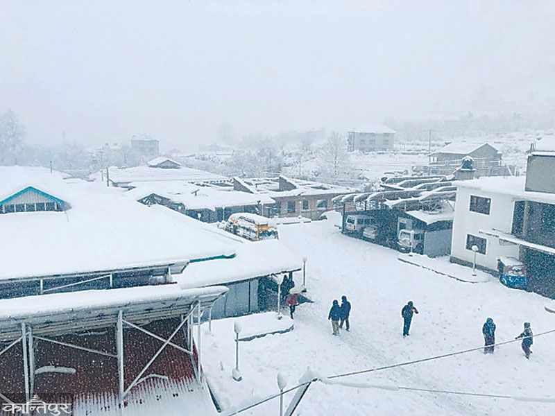 हिमपातले जनजीवन प्रभावित, हिउँदेवालीमा क्षति