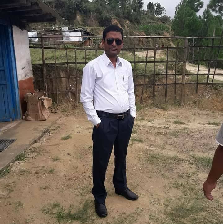 पुरानाे ड्रेस धाेएर लाउँछु : वम