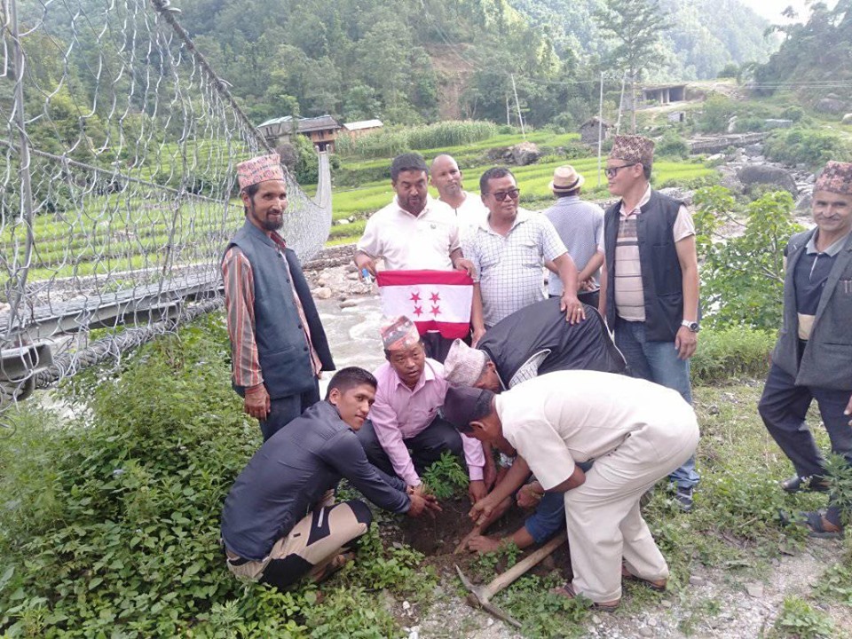 नौमूलेमा विपिको सम्झनामा वृक्षारोपण