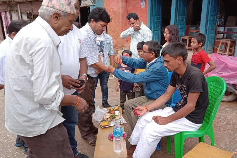 दैलेखमा पण्डितद्वारा सामुहिक रक्षाबन्धन