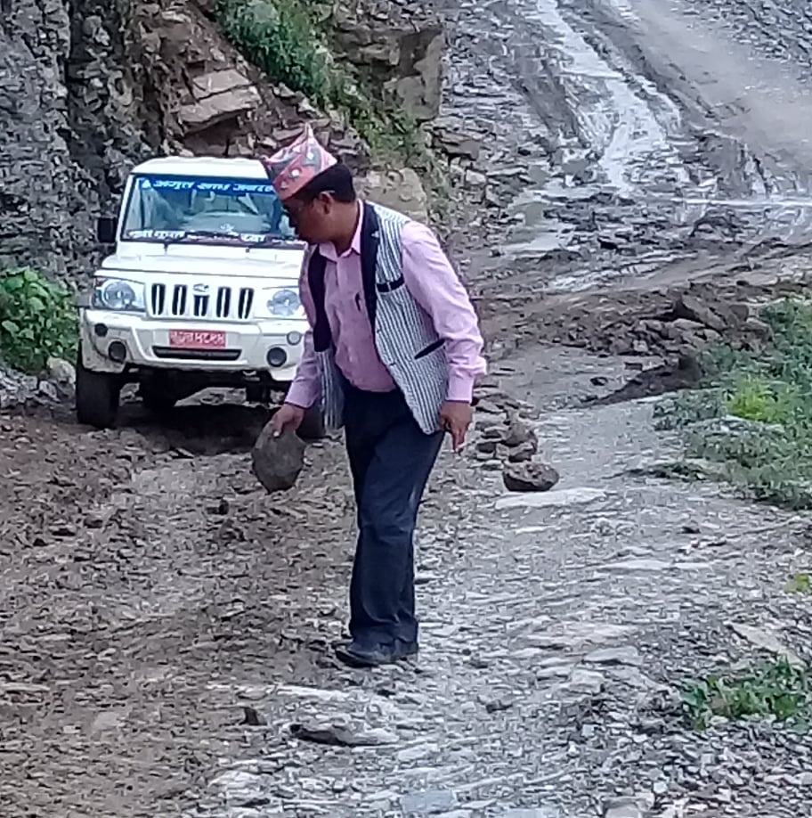 सडक सुधार गर्दै नौमूले गाउँपालिका, दशै अगावै सवै वडामुकाममा यातायातको पहुँच पुर्याईने