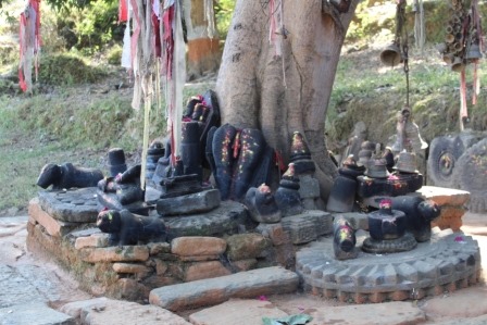 पादुका मन्दिरका बहुमुल्य मुर्ति र घण्ट चोरी