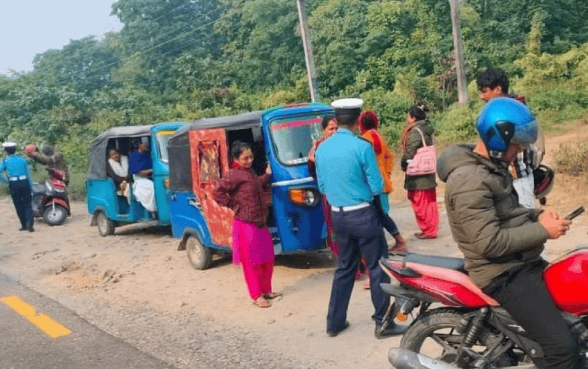 ट्राफिक कारबाहीबाट ३० लाख भन्दा बढी राजस्व संकलन