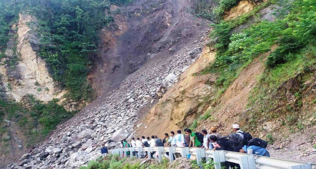 कर्णाली राजमार्ग फेरी अबरुद्ध